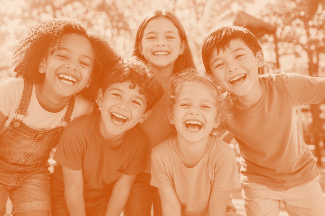 Crianças sorrindo
